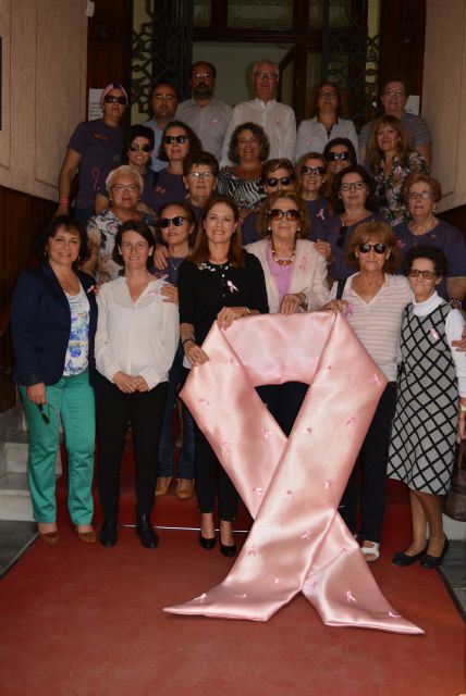 El Ayuntamiento de Águilas se suma al rosa en la lucha contra el cáncer de mama 2016 - 1, Foto 1