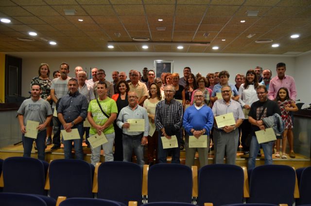 Un centenar de trabajadores recogieron sus diplomas tras finalizar diferentes cursos - 1, Foto 1