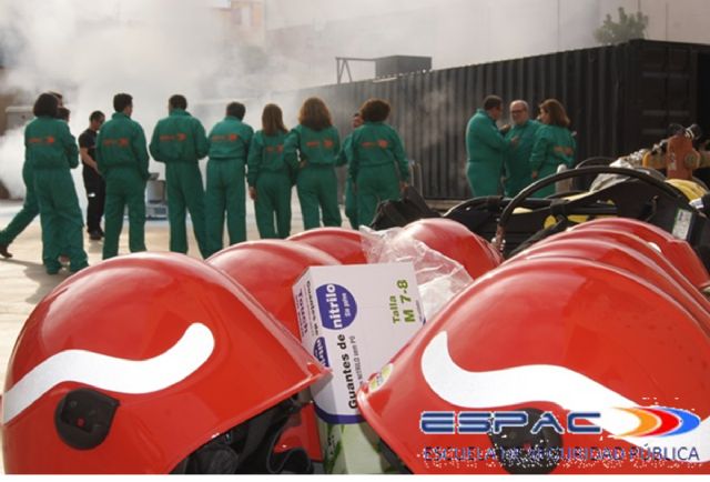 La ESPAC forma a sanitarios del Santa Lucía en tareas de extinción de incendios - 1, Foto 1