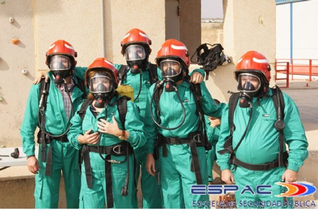 La ESPAC forma a sanitarios del Santa Lucía en tareas de extinción de incendios - 4, Foto 4