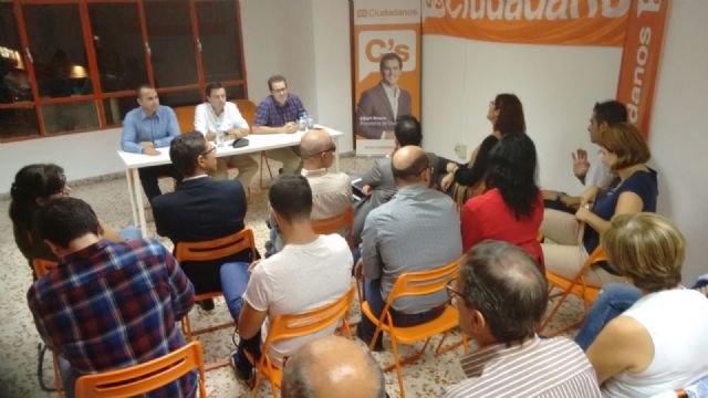 La Asamblea Regional aprueba una iniciativa de C’s para que los profesionales de enfermería se integren en los centros educativos a partir de este curso - 1, Foto 1