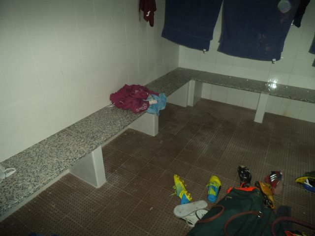 Los vestuarios del campo de fútbol La Hoya han sido reformados - 1, Foto 1