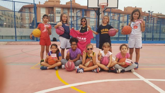 El UCAM Murcia CB homenajea a las luchadoras - 3, Foto 3