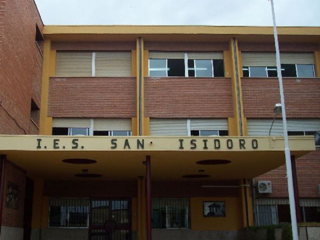 El alcalde en funciones y el concejal de Educacion explicaran el proceso de Presupuestos Participativos al alumnado del IES San Isidoro de Los Dolores - 1, Foto 1