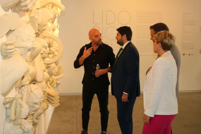 Fernando López Miras visita en Cartagena la exposición Corpus de Lidó Rico - 1, Foto 1