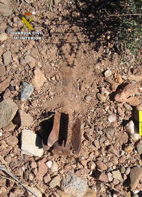La Guardia Civil desactiva un artefacto explosivo hallado en el monte - 4, Foto 4