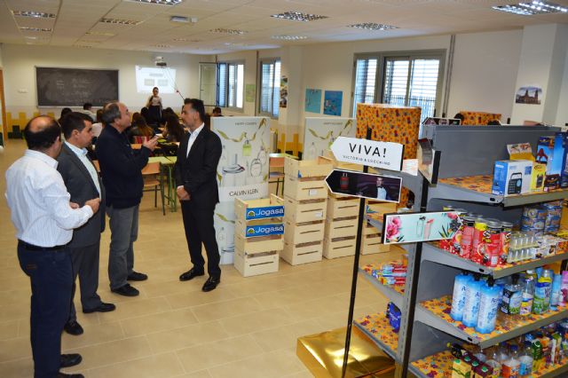 El director general de FP visita a los estudiantes de Comercio Internacional del IES 'La Florida' - 2, Foto 2