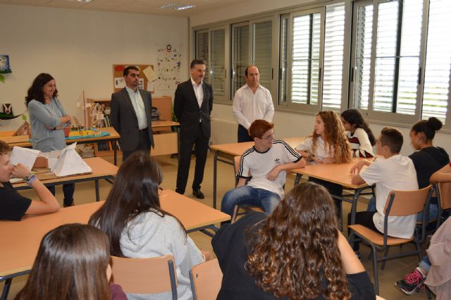 El director general de FP visita a los estudiantes de Comercio Internacional del IES 'La Florida' - 4, Foto 4