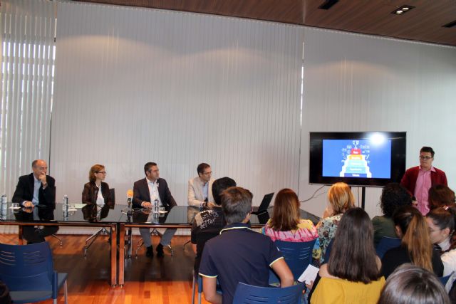 Los alumnos se cuelan en los museos de la Región, con el proyecto GD Museos, en el que participan varios centros de la Región de Murcia y del extranjero Irlanda y Colombia - 2, Foto 2