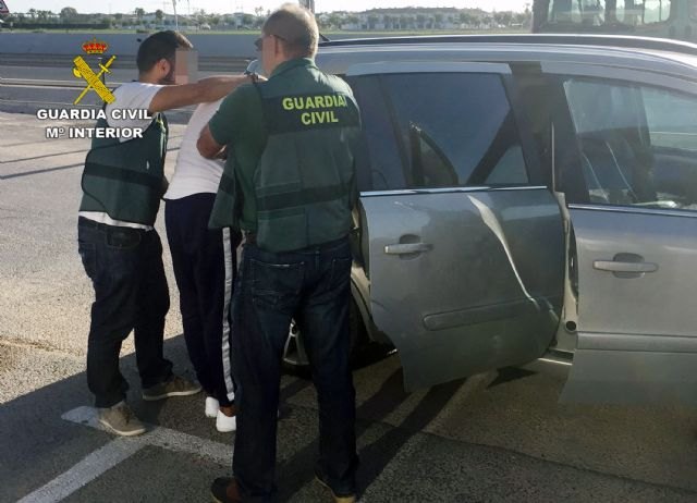 La Guardia Civil detiene a dos experimentados delincuentes por robos en viviendas de Torre Pacheco - 1, Foto 1
