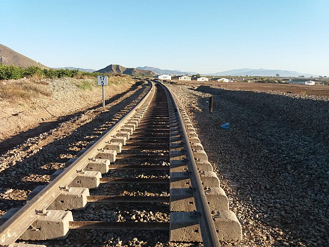 Adif restablecerá mañana domingo el tráfico ferroviario entre Lorca-Águilas - 2, Foto 2