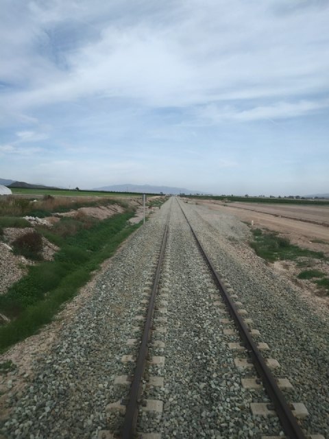 Adif restablecerá mañana domingo el tráfico ferroviario entre Lorca-Águilas - 4, Foto 4