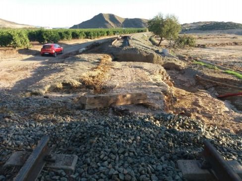Los trenes de cercanías entre Lorca Águilas volverán a prestar servicio mañana tras los trabajos de reparación de los daños causados por las lluvias torrenciales - 1, Foto 1