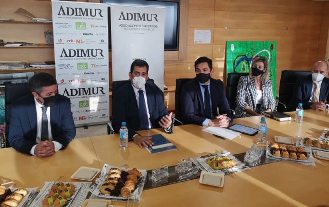 El consejero de Fomento se reúne con los directivos de la región para trabajar en el Pacto de Infraestructuras - 3, Foto 3