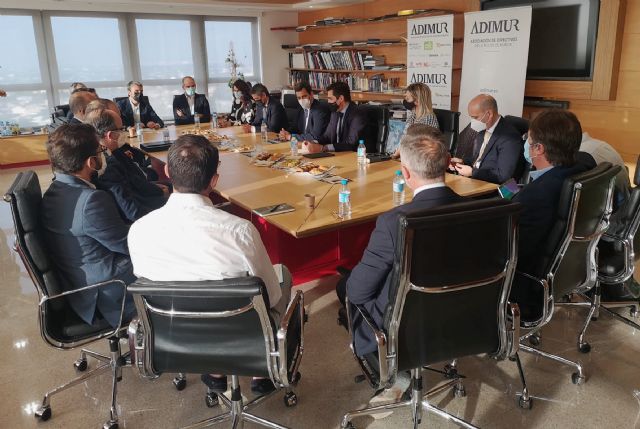 El consejero de Fomento se reúne con los directivos de la región para trabajar en el Pacto de Infraestructuras - 4, Foto 4