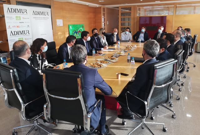 El consejero de Fomento se reúne con los directivos de la región para trabajar en el Pacto de Infraestructuras - 5, Foto 5