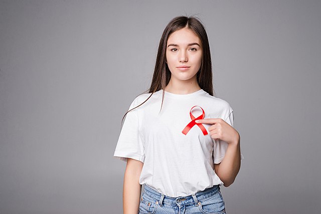 1 de cada 12 mujeres sufre un cáncer de mama al año - 1, Foto 1