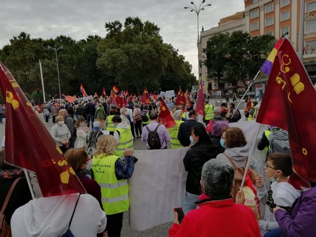 Podemos Jumilla acudió el pasado sábado 16 de octubre a Madrid para apoyar la movilización que reivindicaba la necesidad de unas pensiones públicas dignas - 1, Foto 1