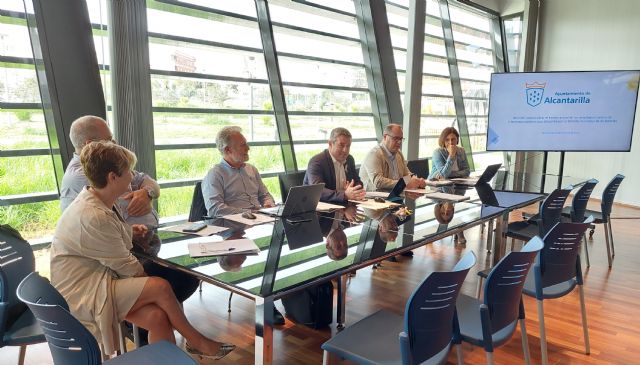 El Ayuntamiento promueve la reordenación del cableado aéreo de telecomunicaciones, redes de datos y electricidad - 1, Foto 1