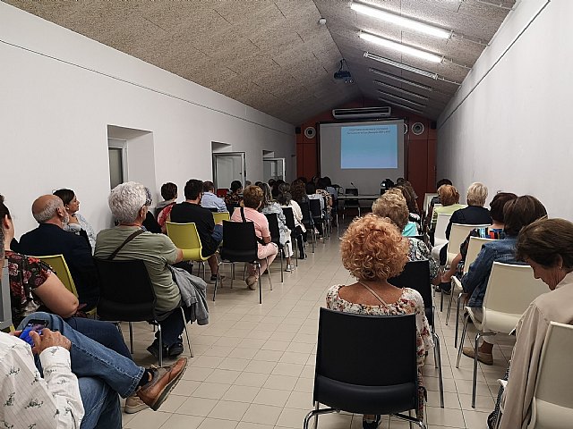 María José Cárceles repasó el listado de escritoras murcianas olvidadas durante siglos - 1, Foto 1