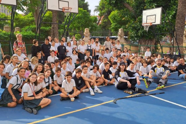 Jornada deportiva en Colegio Carmelitas de acercamiento el hockey en linea con el C.H.Cartagena a través del ADE - 1, Foto 1