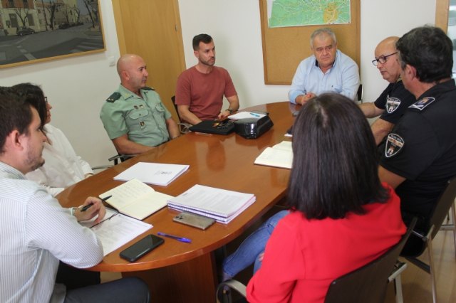 Comienzan las reuniones de coordinación para elaborar la Ordenanza Municipal que permita controlar y sancionar los empadronamientos irregulares en viviendas de Totana, Foto 1