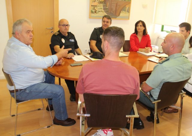 Comienzan las reuniones de coordinación para elaborar la Ordenanza Municipal que permita controlar y sancionar los empadronamientos irregulares en viviendas de Totana, Foto 2