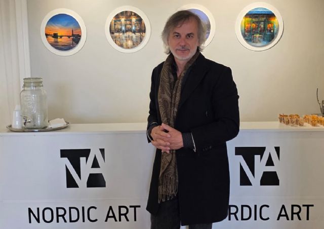 Más de 500 personas asisten a la inauguración de la primera exposición individual de Pedro Diego Pérez Casanova en Estocolmo - 1, Foto 1