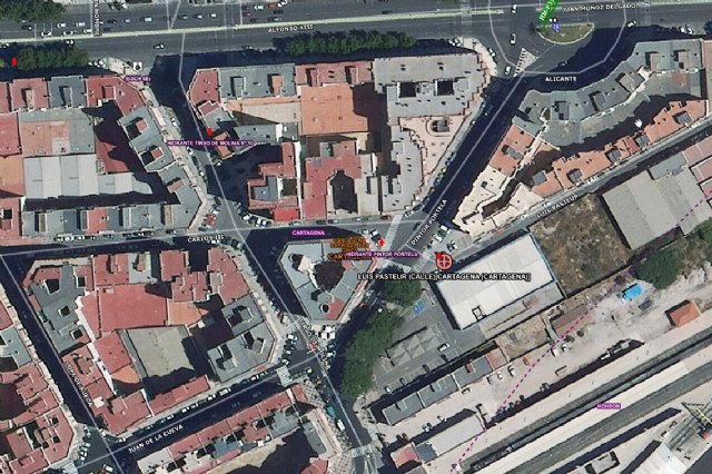 Una persona hospitalizada por inhalar humo en un incendio en una vivienda de Cartagena - 1, Foto 1