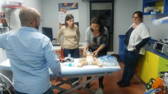 Profesionales sanitarios inician un ciclo formativo para mejorar el transporte de niños en estado crítico - 1, Foto 1