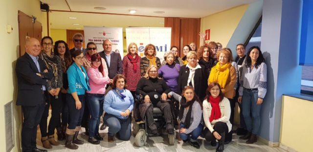 La Región, pionera en información sobre prevención de violencia de género y recursos adaptados a mujeres con discapacidad - 1, Foto 1