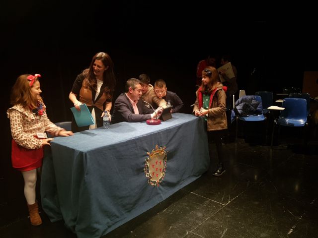 250 alumnos de colegios de Alcantarilla celebran el Pleno infantil - 4, Foto 4