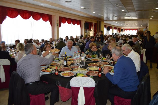 Cerca de 500 personas se dan cita en la comida solidaria anual de la AECC - 2, Foto 2