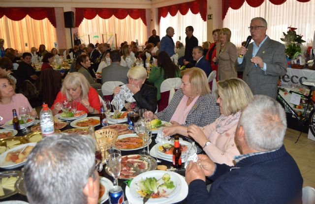 Cerca de 500 personas se dan cita en la comida solidaria anual de la AECC - 4, Foto 4