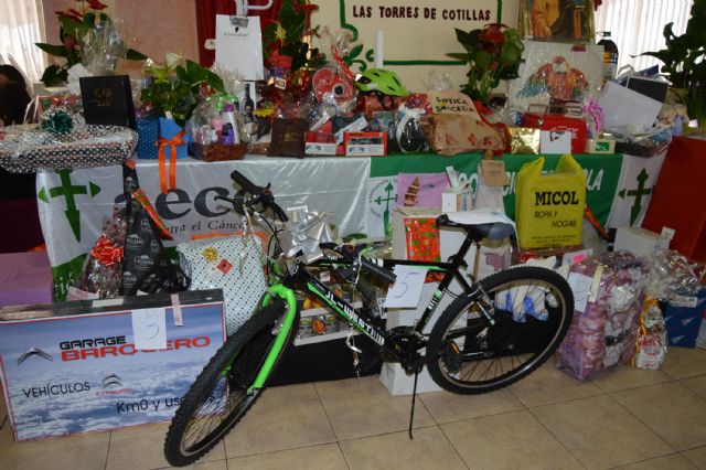 Cerca de 500 personas se dan cita en la comida solidaria anual de la AECC - 5, Foto 5