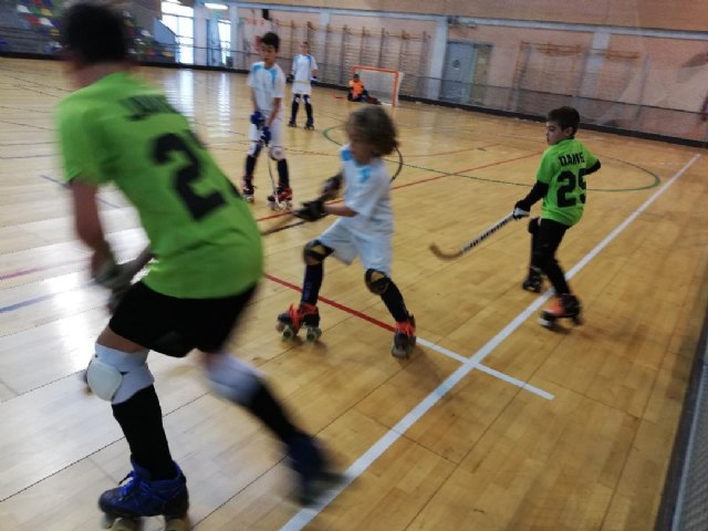 Primera victoria para los benjamines del Club Hockey Patines Totana, Foto 6