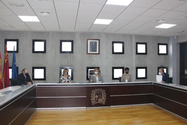 El Ayuntamiento y las papelerías del municipio firman un convenio para gestionar 200 ayudas para material escolar en educación infantil - 1, Foto 1