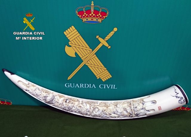La Guardia Civil decomisa varias piezas de marfil tallado - 1, Foto 1
