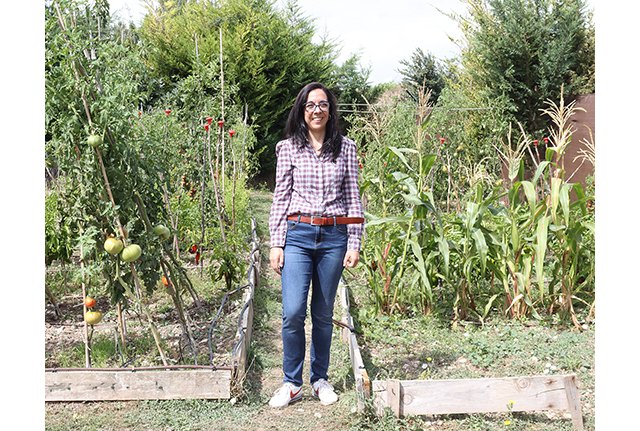 Elena Rodríguez Pérez, emprendedora de El Huerto de Los Tulipanes, una de las mujeres rurales particiantes en Ruraltivity que puede optar a las becas apoyadas por la Fundación PepsiCo., Foto 1