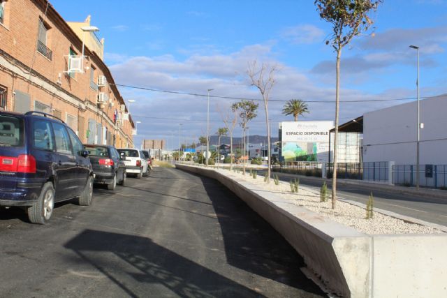 Finalizan las obras de renovación del asfaltado de las calles de las viviendas del MOPU y entorno - 1, Foto 1