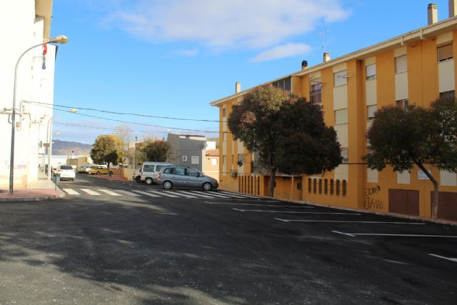 Finalizan las obras de renovación del asfaltado de las calles de las viviendas del MOPU y entorno - 3, Foto 3