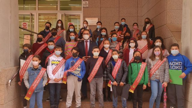 El alcalde de Lorca preside el primer Pleno Infantil con motivo del Día Internacional de los Derechos de los Niños el que han participado 30 escolares de todos los centros del municipio - 1, Foto 1