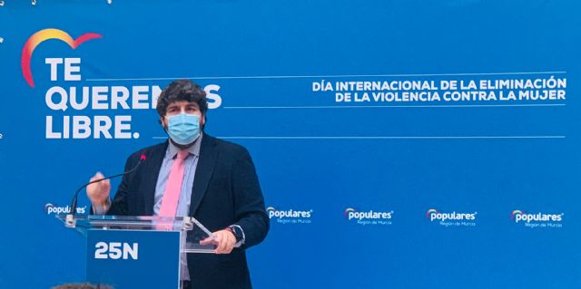 López Miras defiende que el PP pasa de las palabras a la acción con medidas efectivas que protegen a las mujeres - 1, Foto 1