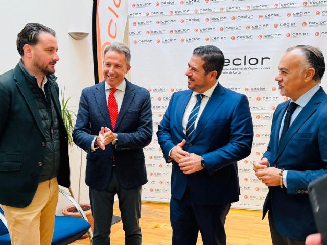 Fulgencio Gil muestra su rechazo a la política fiscal del Gobierno de España hacia los trabajadores autónomos con una carga impositiva que les asfixia y lastra la iniciativa emprendedora - 4, Foto 4