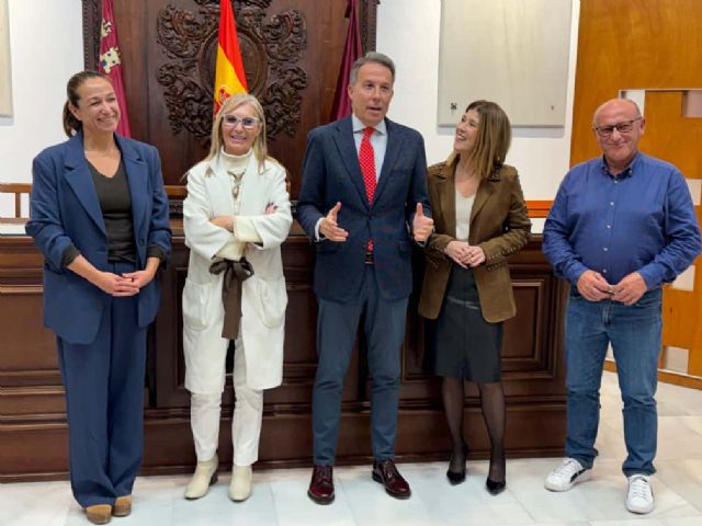 El Ayuntamiento reconoce la labor del exalcalde lorquino con la denominación del Recinto Ferial de Santa Quiteria con el nombre de 'Palacio de Ferias y Congresos Francisco Jódar Alonso' - 2, Foto 2