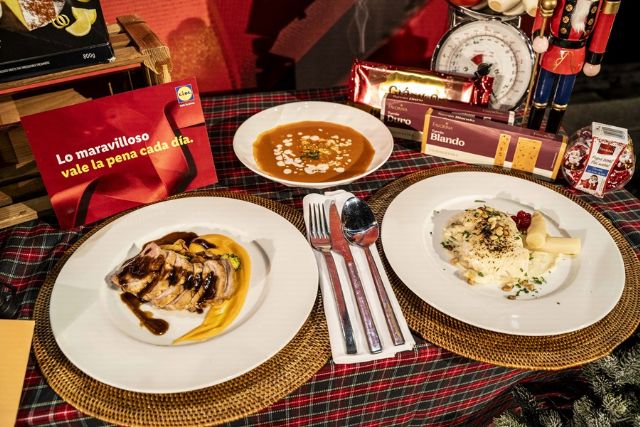 Lidl presenta su surtido navideño a través de un menú que reinterpreta las recetas tradicionales y pone en valor el producto fresco de calidad - 1, Foto 1