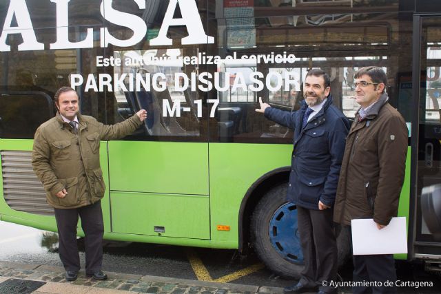 La linea M17 comienza su andadura para mejorar la movilidad sostenible en el centro de Cartagena - 1, Foto 1