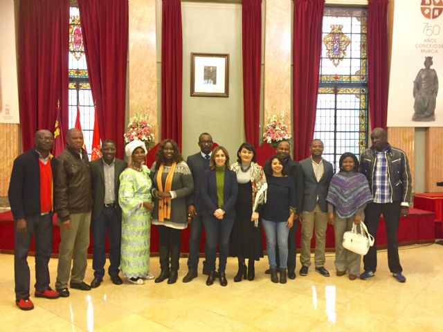 Las asociaciones de inmigrantes en Murcia llevan su voz al Salón de Plenos - 1, Foto 1