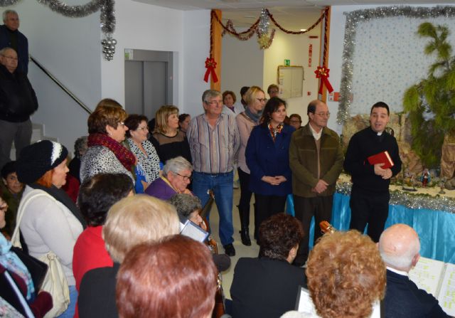 El Centro de las Personas Mayores ya disfruta de su Belén estas Navidades - 1, Foto 1