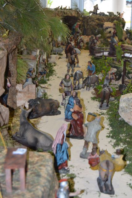 El Centro de las Personas Mayores ya disfruta de su Belén estas Navidades - 2, Foto 2